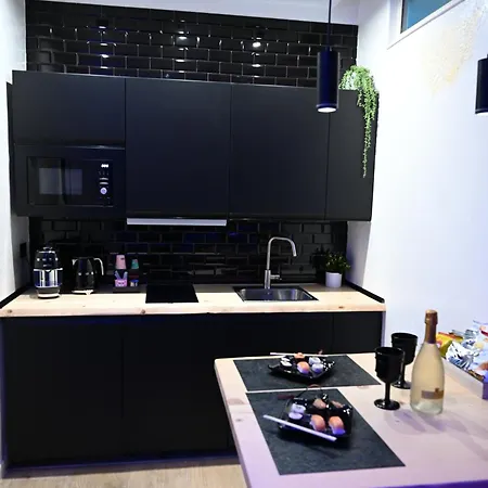 Duca Degli Abruzzi Modern House Luxury Relax - Vicino Aeroporto - Check In H24 Apartment *